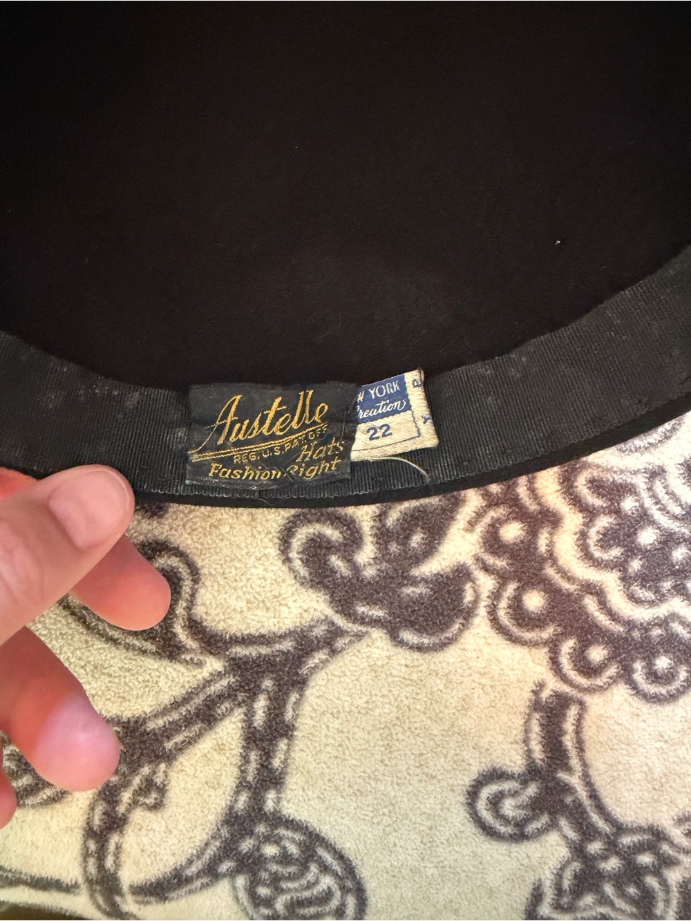 Classic Black Wool Brimless Hat - Picture 3 of 4